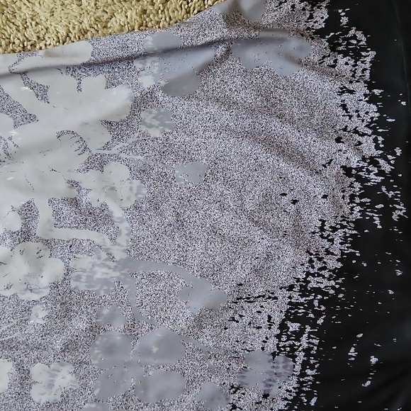 Lily Elegant Gray and Black Women's Top, Size XL - Picture 5 of 7